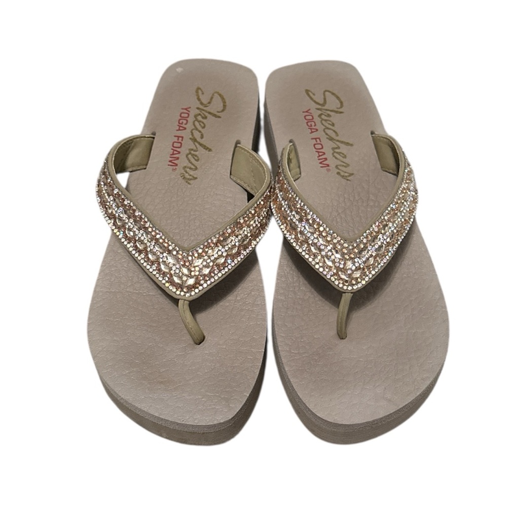 Skechers Women's Beige Yoga Foam Flip Flops sz 8 EUC